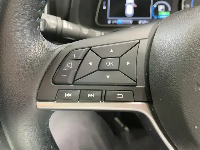 日産 リーフ X Vセレクション 鹿児島県 2021(令3)年 3.3万km ブリリアントホワイトパール/オーロラフレアブルーパール 2トーン 禁煙車/純正ナビ/(フルセグTV/Bluetooth/AppleCarPlay/AndroidAuto)/アラウンドビューモニター/デジタルインナーミラー/インテリジェント エマージェンシーブレーキ/LDW（車線逸脱警報）/ヒルスタートアシストフロント&バックソナー/標識検知機能（進入禁止）/踏み間違い衝突防止アシスト/インテリジェント BSI（後側方衝突防止支援システム）/BSW（後側方車両検知警報）/RCTA（後退時車両検知警報）/インテリジェント LI（車線逸脱防止支援システム）/インテリジェント DA（ふらつき警報）/プロパイロット/全席シートヒーター/ステアリングヒーター/ドライブレコーダー/ETC/電動格納ミラー