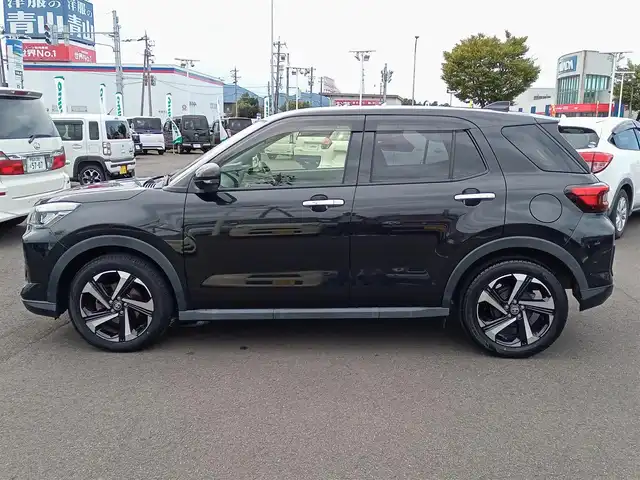 トヨタ ライズ Z 福井県 2023(令5)年 1.9万km ブラックマイカメタリック パイオニア9インチナビ/フルセグテレビ/バックカメラ/ブラインドスポットモニター/レーダークルーズコントロール/前後コーナーセンサー/衝突被害軽減システム/横滑り防止装置/レーンキープアシスト/盗難防止装置/パーキングアシスト/シートヒーター/前後ドライブレコーダー/ETC/ダブル＋サイドエアバッグ/カーテンエアバッグ/純正フロアマット/純正17インチAW/LEDヘッドライト/オートマチックハイビーム/スマートキー