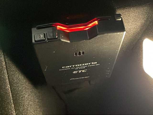 プジョー ３００８ クロスシティ 新潟県 2018(平30)年 3.3万km 茶 純正ナビ/・TV/FM/AM/Bluetooth/クルーズコントロール/レーンキープ/ブラインドスポットモニター/バックカメラ/ハーフレザー/パワーシート/シートヒーター/ETC/LEDヘッドライト/電動リアゲート/純正18インチAW/アイドリングストップ/パドルシフト/ワイヤレス充電