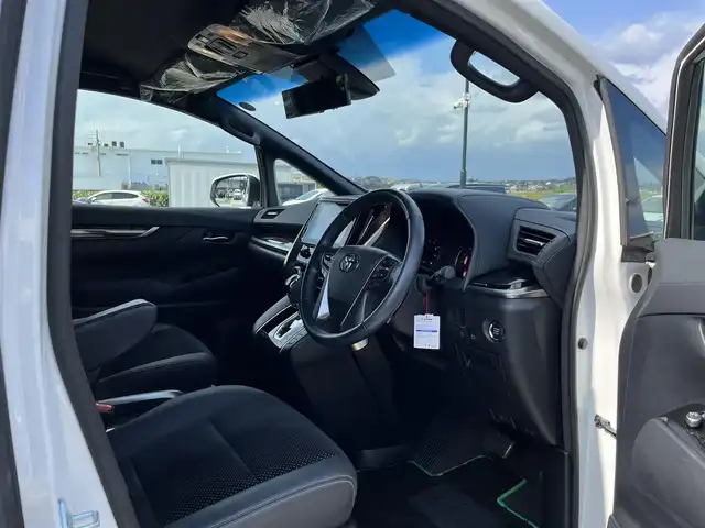 トヨタ アルファード S タイプゴールドⅡ 鳥取県 2021(令3)年 6.7万km ホワイトパールクリスタルシャイン ワンオーナー/純正9インチDPオーディオ/DVD/CD/USB/BT/バックカメラ/純正フリップダウンモニター/ビルトインETC/ドライブレコーダー/ハーフレザーシート/トヨタセーフティセンス/オートマチックハイビーム/レーダークルーズコントロール/レーンキープアシスト/両側パワースライドドア/クリアランスソナー/LEDヘットライト/LEDフォグライト/純正18インチアルミホイール/プッシュエンジンスタート/フロアマット/保証書・取扱説明書/スペアキー/スタットレス積込み/(タイヤ溝8部山)