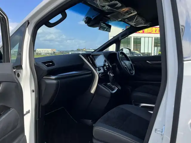 トヨタ アルファード S タイプゴールドⅡ 鳥取県 2021(令3)年 6.7万km ホワイトパールクリスタルシャイン ワンオーナー/純正9インチDPオーディオ/DVD/CD/USB/BT/バックカメラ/純正フリップダウンモニター/ビルトインETC/ドライブレコーダー/ハーフレザーシート/トヨタセーフティセンス/オートマチックハイビーム/レーダークルーズコントロール/レーンキープアシスト/両側パワースライドドア/クリアランスソナー/LEDヘットライト/LEDフォグライト/純正18インチアルミホイール/プッシュエンジンスタート/フロアマット/保証書・取扱説明書/スペアキー/スタットレス積込み/(タイヤ溝8部山)