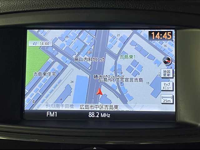 日産 エルグランド 250ハイウェイスターS 広島県 2017(平29)年 6.9万km ファントムブラック 禁煙車/純正ナビ/全周囲カメラ/後席フリップダウンモニター/純正エアロ/パワースライドドア/１００Ｖ給電/ＭＴモード付ＡＴシフト/ＥＴＣ/フルセグ/オットマン/クルーズコントロール/ＬＥＤヘッドライト/フォグランプ/エアバッグ(運転席/助手席/サイド/カーテン)/純正18インチアルミホイール(225/55/R18)