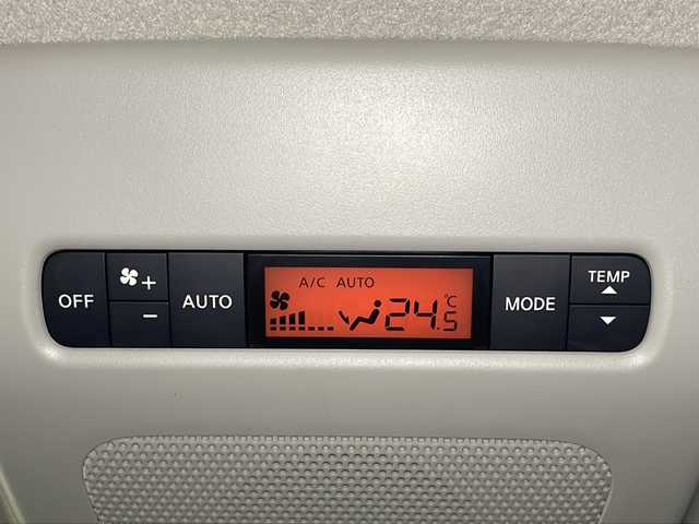 日産 エルグランド 250ハイウェイスターS 広島県 2017(平29)年 6.9万km ファントムブラック 禁煙車/純正ナビ/全周囲カメラ/後席フリップダウンモニター/純正エアロ/パワースライドドア/１００Ｖ給電/ＭＴモード付ＡＴシフト/ＥＴＣ/フルセグ/オットマン/クルーズコントロール/ＬＥＤヘッドライト/フォグランプ/エアバッグ(運転席/助手席/サイド/カーテン)/純正18インチアルミホイール(225/55/R18)