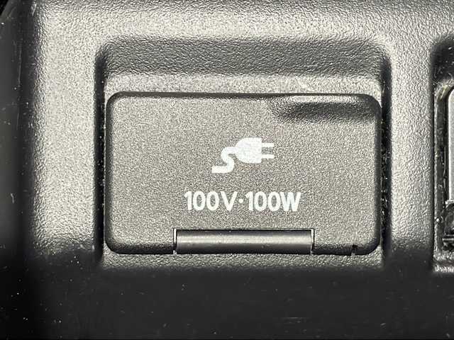 日産 エルグランド 250ハイウェイスターS 広島県 2017(平29)年 6.9万km ファントムブラック 禁煙車/純正ナビ/全周囲カメラ/後席フリップダウンモニター/純正エアロ/パワースライドドア/１００Ｖ給電/ＭＴモード付ＡＴシフト/ＥＴＣ/フルセグ/オットマン/クルーズコントロール/ＬＥＤヘッドライト/フォグランプ/エアバッグ(運転席/助手席/サイド/カーテン)/純正18インチアルミホイール(225/55/R18)