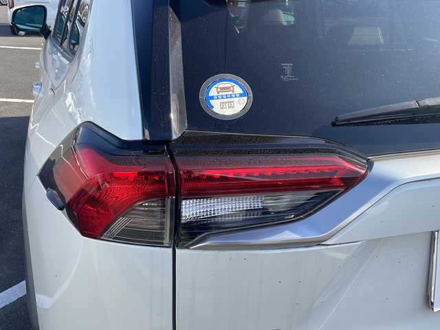 トヨタ ＲＡＶ４ ハイブリッドG 茨城県 2019(令1)年 7.8万km ホワイトパールクリスタルシャイン 純正SDナビ(Bluetooth/バックカメラ/フルセグTV)/クルーズコントロール/パワーシート/パワーバックドア/シートヒーター/レザーシート/ETC2.0/ドライブレコーダー/横滑り防止装置/コーナーセンサー/レーンキープアシスト/LEDオートライト/オートマチックハイビーム/カーテンエアバッグ/スマートキー/MTモード付AT/冷房AAC/USB入力端子/純正フロアマット/18インチ純正アルミホイール