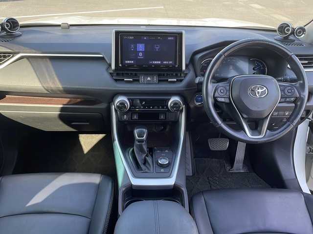 トヨタ ＲＡＶ４ ハイブリッドG 茨城県 2019(令1)年 7.8万km ホワイトパールクリスタルシャイン 純正SDナビ(Bluetooth/バックカメラ/フルセグTV)/クルーズコントロール/パワーシート/パワーバックドア/シートヒーター/レザーシート/ETC2.0/ドライブレコーダー/横滑り防止装置/コーナーセンサー/レーンキープアシスト/LEDオートライト/オートマチックハイビーム/カーテンエアバッグ/スマートキー/MTモード付AT/冷房AAC/USB入力端子/純正フロアマット/18インチ純正アルミホイール