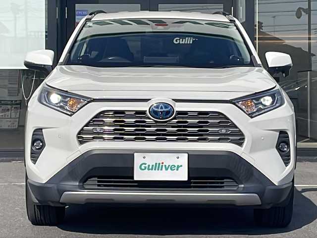 トヨタ ＲＡＶ４ ハイブリッドG 茨城県 2019(令1)年 7.8万km ホワイトパールクリスタルシャイン 純正SDナビ(Bluetooth/バックカメラ/フルセグTV)/クルーズコントロール/パワーシート/パワーバックドア/シートヒーター/レザーシート/ETC2.0/ドライブレコーダー/横滑り防止装置/コーナーセンサー/レーンキープアシスト/LEDオートライト/オートマチックハイビーム/カーテンエアバッグ/スマートキー/MTモード付AT/冷房AAC/USB入力端子/純正フロアマット/18インチ純正アルミホイール