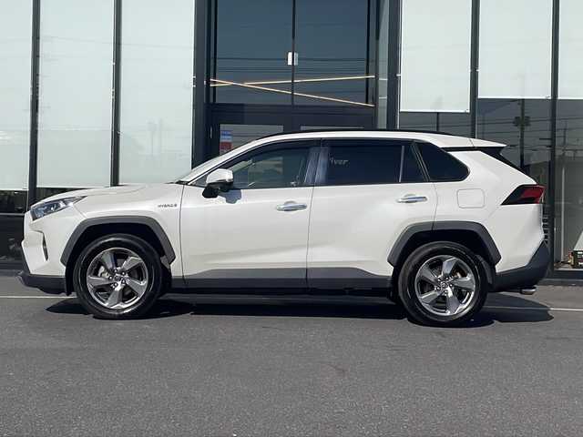 トヨタ ＲＡＶ４ ハイブリッドG 茨城県 2019(令1)年 7.8万km ホワイトパールクリスタルシャイン 純正SDナビ(Bluetooth/バックカメラ/フルセグTV)/クルーズコントロール/パワーシート/パワーバックドア/シートヒーター/レザーシート/ETC2.0/ドライブレコーダー/横滑り防止装置/コーナーセンサー/レーンキープアシスト/LEDオートライト/オートマチックハイビーム/カーテンエアバッグ/スマートキー/MTモード付AT/冷房AAC/USB入力端子/純正フロアマット/18インチ純正アルミホイール