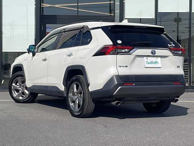 トヨタ ＲＡＶ４ ハイブリッドG 茨城県 2019(令1)年 7.8万km ホワイトパールクリスタルシャイン 純正SDナビ(Bluetooth/バックカメラ/フルセグTV)/クルーズコントロール/パワーシート/パワーバックドア/シートヒーター/レザーシート/ETC2.0/ドライブレコーダー/横滑り防止装置/コーナーセンサー/レーンキープアシスト/LEDオートライト/オートマチックハイビーム/カーテンエアバッグ/スマートキー/MTモード付AT/冷房AAC/USB入力端子/純正フロアマット/18インチ純正アルミホイール