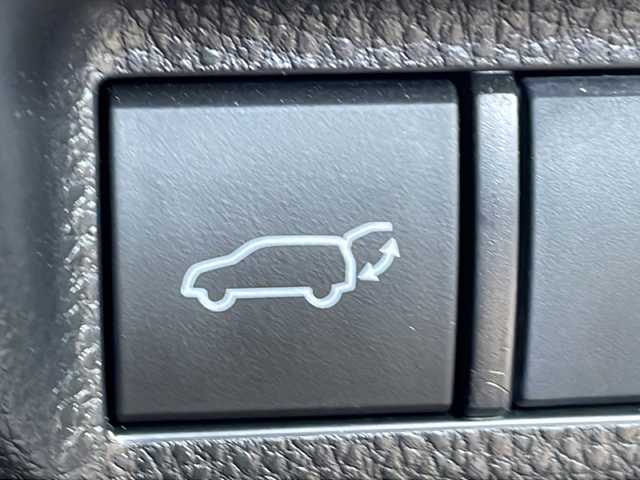 トヨタ ＲＡＶ４ ハイブリッドG 茨城県 2019(令1)年 7.8万km ホワイトパールクリスタルシャイン 純正SDナビ(Bluetooth/バックカメラ/フルセグTV)/クルーズコントロール/パワーシート/パワーバックドア/シートヒーター/レザーシート/ETC2.0/ドライブレコーダー/横滑り防止装置/コーナーセンサー/レーンキープアシスト/LEDオートライト/オートマチックハイビーム/カーテンエアバッグ/スマートキー/MTモード付AT/冷房AAC/USB入力端子/純正フロアマット/18インチ純正アルミホイール