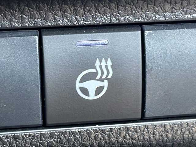 トヨタ ＲＡＶ４ ハイブリッドG 茨城県 2019(令1)年 7.8万km ホワイトパールクリスタルシャイン 純正SDナビ(Bluetooth/バックカメラ/フルセグTV)/クルーズコントロール/パワーシート/パワーバックドア/シートヒーター/レザーシート/ETC2.0/ドライブレコーダー/横滑り防止装置/コーナーセンサー/レーンキープアシスト/LEDオートライト/オートマチックハイビーム/カーテンエアバッグ/スマートキー/MTモード付AT/冷房AAC/USB入力端子/純正フロアマット/18インチ純正アルミホイール