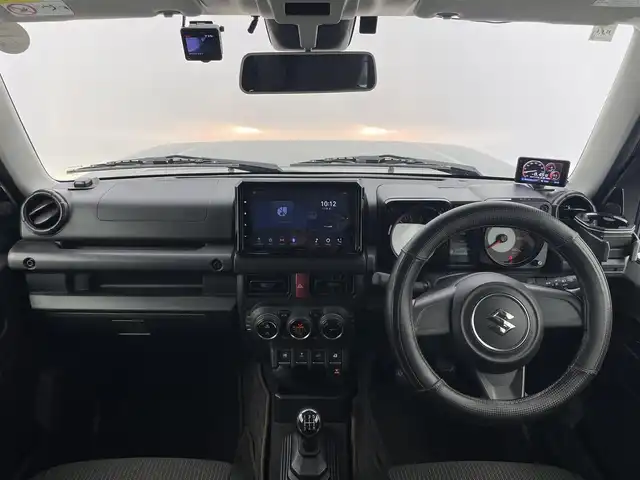 スズキ ジムニー XL 富山県 2022(令4)年 2.5万km ジャングルグリーン 4WD/社外ディスプレオーディオ（carrozzeria）/(AM/FM/USB/BT/AppleCarPlay/AndroidAuto)/carrozzeriaフロントスピーカー/バックカメラ/衝突被害軽減ブレーキ/レーンアシストキープ/ダウンヒルアシストコントロール/オートライト/社外GPS＆レーダー探知機（yupitaru　A310）/サイドミラーヒーター/シートシーター/ETC/ステアリングカバー/ドアバイザー/スマートキー/プッシュスタート/社外フロアマット/背面タイヤ