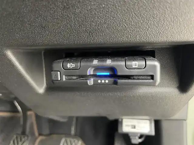 スズキ ジムニー XL 富山県 2022(令4)年 2.5万km ジャングルグリーン 4WD/社外ディスプレオーディオ（carrozzeria）/(AM/FM/USB/BT/AppleCarPlay/AndroidAuto)/carrozzeriaフロントスピーカー/バックカメラ/衝突被害軽減ブレーキ/レーンアシストキープ/ダウンヒルアシストコントロール/オートライト/社外GPS＆レーダー探知機（yupitaru　A310）/サイドミラーヒーター/シートシーター/ETC/ステアリングカバー/ドアバイザー/スマートキー/プッシュスタート/社外フロアマット/背面タイヤ