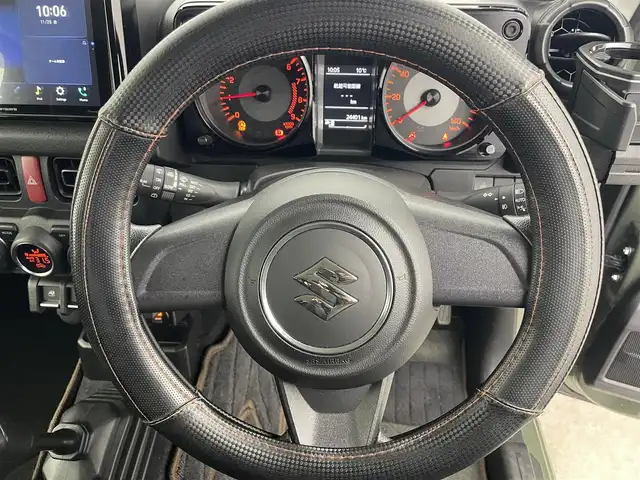 スズキ ジムニー XL 富山県 2022(令4)年 2.5万km ジャングルグリーン 4WD/社外ディスプレオーディオ（carrozzeria）/(AM/FM/USB/BT/AppleCarPlay/AndroidAuto)/carrozzeriaフロントスピーカー/バックカメラ/衝突被害軽減ブレーキ/レーンアシストキープ/ダウンヒルアシストコントロール/オートライト/社外GPS＆レーダー探知機（yupitaru　A310）/サイドミラーヒーター/シートシーター/ETC/ステアリングカバー/ドアバイザー/スマートキー/プッシュスタート/社外フロアマット/背面タイヤ