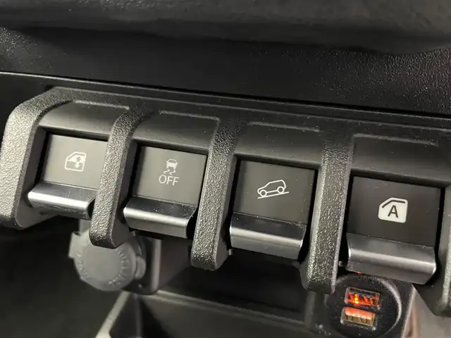 スズキ ジムニー XL 富山県 2022(令4)年 2.5万km ジャングルグリーン 4WD/社外ディスプレオーディオ（carrozzeria）/(AM/FM/USB/BT/AppleCarPlay/AndroidAuto)/carrozzeriaフロントスピーカー/バックカメラ/衝突被害軽減ブレーキ/レーンアシストキープ/ダウンヒルアシストコントロール/オートライト/社外GPS＆レーダー探知機（yupitaru　A310）/サイドミラーヒーター/シートシーター/ETC/ステアリングカバー/ドアバイザー/スマートキー/プッシュスタート/社外フロアマット/背面タイヤ