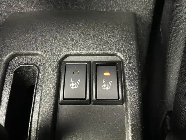 スズキ ジムニー XL 富山県 2022(令4)年 2.5万km ジャングルグリーン 4WD/社外ディスプレオーディオ（carrozzeria）/(AM/FM/USB/BT/AppleCarPlay/AndroidAuto)/carrozzeriaフロントスピーカー/バックカメラ/衝突被害軽減ブレーキ/レーンアシストキープ/ダウンヒルアシストコントロール/オートライト/社外GPS＆レーダー探知機（yupitaru　A310）/サイドミラーヒーター/シートシーター/ETC/ステアリングカバー/ドアバイザー/スマートキー/プッシュスタート/社外フロアマット/背面タイヤ