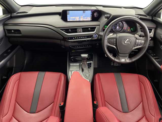 レクサス ＵＸ 250h Fスポーツ 鹿児島県 2020(令2)年 1.9万km ホワイトノーヴァガラスフレーク 純正10型ナビ/サンルーフ/三眼LEDヘッドライト/全方位カメラ/レーダークルーズコントロール/シートヒーター/エアシート/バックカメラ/パワーシート/ヘッドアップディスプレイ/コーナーセンサー/純正アルミホイール/ルーフレール/ETC2.0/ブラインドスポットモニター/パドルシフト/ステアリングヒーター/オートマチックハイビーム/ドライブレコーダー/衝突軽減システム/フルセグ/CD DVD/Bluetooth/ステアリングスイッチ/スマートキー/プッシュスタート