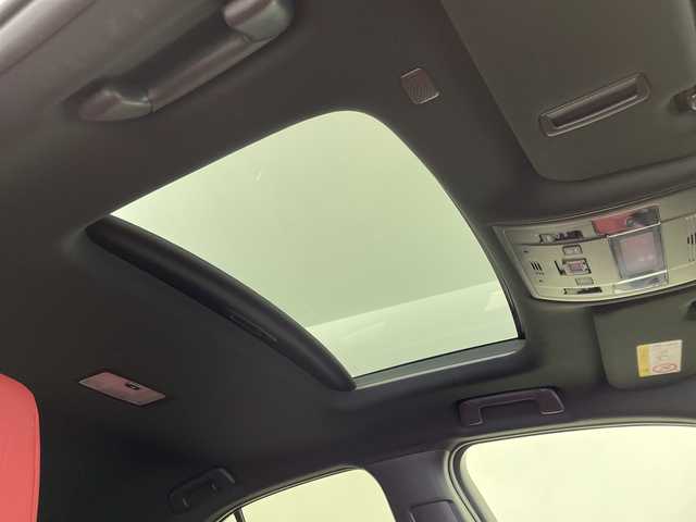 レクサス ＵＸ 250h Fスポーツ 鹿児島県 2020(令2)年 1.9万km ホワイトノーヴァガラスフレーク 純正10型ナビ/サンルーフ/三眼LEDヘッドライト/全方位カメラ/レーダークルーズコントロール/シートヒーター/エアシート/バックカメラ/パワーシート/ヘッドアップディスプレイ/コーナーセンサー/純正アルミホイール/ルーフレール/ETC2.0/ブラインドスポットモニター/パドルシフト/ステアリングヒーター/オートマチックハイビーム/ドライブレコーダー/衝突軽減システム/フルセグ/CD DVD/Bluetooth/ステアリングスイッチ/スマートキー/プッシュスタート