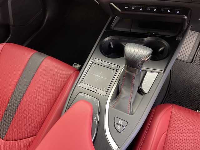 レクサス ＵＸ 250h Fスポーツ 鹿児島県 2020(令2)年 1.9万km ホワイトノーヴァガラスフレーク 純正10型ナビ/サンルーフ/三眼LEDヘッドライト/全方位カメラ/レーダークルーズコントロール/シートヒーター/エアシート/バックカメラ/パワーシート/ヘッドアップディスプレイ/コーナーセンサー/純正アルミホイール/ルーフレール/ETC2.0/ブラインドスポットモニター/パドルシフト/ステアリングヒーター/オートマチックハイビーム/ドライブレコーダー/衝突軽減システム/フルセグ/CD DVD/Bluetooth/ステアリングスイッチ/スマートキー/プッシュスタート