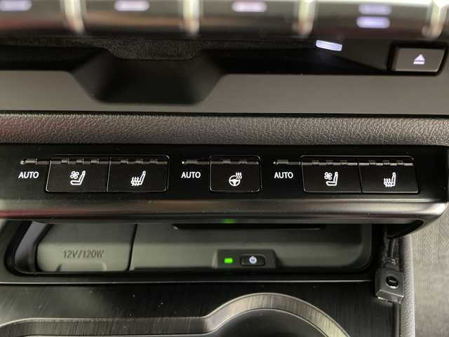 レクサス ＵＸ 250h Fスポーツ 鹿児島県 2020(令2)年 1.9万km ホワイトノーヴァガラスフレーク 純正10型ナビ/サンルーフ/三眼LEDヘッドライト/全方位カメラ/レーダークルーズコントロール/シートヒーター/エアシート/バックカメラ/パワーシート/ヘッドアップディスプレイ/コーナーセンサー/純正アルミホイール/ルーフレール/ETC2.0/ブラインドスポットモニター/パドルシフト/ステアリングヒーター/オートマチックハイビーム/ドライブレコーダー/衝突軽減システム/フルセグ/CD DVD/Bluetooth/ステアリングスイッチ/スマートキー/プッシュスタート