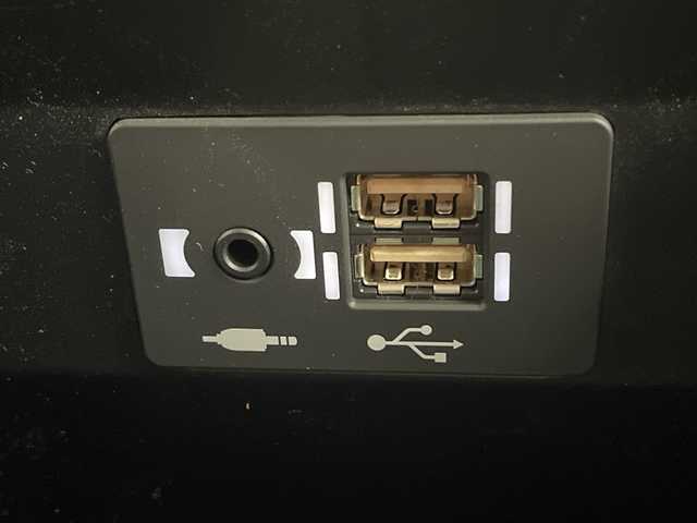 レクサス ＵＸ 250h Fスポーツ 鹿児島県 2020(令2)年 1.9万km ホワイトノーヴァガラスフレーク 純正10型ナビ/サンルーフ/三眼LEDヘッドライト/全方位カメラ/レーダークルーズコントロール/シートヒーター/エアシート/バックカメラ/パワーシート/ヘッドアップディスプレイ/コーナーセンサー/純正アルミホイール/ルーフレール/ETC2.0/ブラインドスポットモニター/パドルシフト/ステアリングヒーター/オートマチックハイビーム/ドライブレコーダー/衝突軽減システム/フルセグ/CD DVD/Bluetooth/ステアリングスイッチ/スマートキー/プッシュスタート