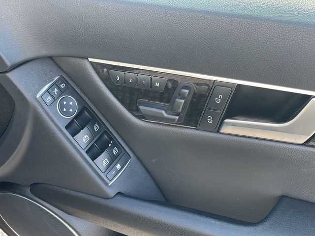 メルセデス・ベンツ Ｃ２００ ブルーエフィシェンシーW AVG 千葉県 2013(平25)年 7.2万km マグネタイトブラック ＡＭＧスポーツパッケージ　ナビ　バックカメラ　フルセグＴＶ　ＢＴ　ハーフレザー　メモリーパワーシート　ウッドパネル　パドルシフト　ルーフレール　ＡＭＧ１７インチアルミホイール　ＡＭＧフロアマット