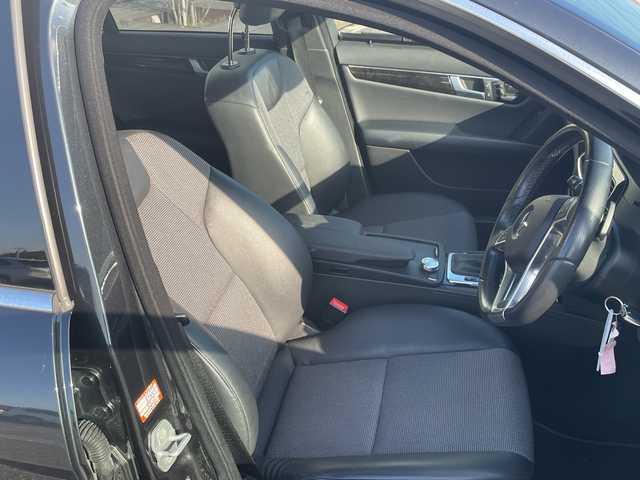 メルセデス・ベンツ Ｃ２００ ブルーエフィシェンシーW AVG 千葉県 2013(平25)年 7.2万km マグネタイトブラック ＡＭＧスポーツパッケージ　ナビ　バックカメラ　フルセグＴＶ　ＢＴ　ハーフレザー　メモリーパワーシート　ウッドパネル　パドルシフト　ルーフレール　ＡＭＧ１７インチアルミホイール　ＡＭＧフロアマット