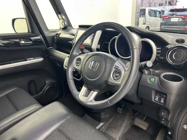 ホンダ Ｎ ＢＯＸ カスタム ターボ SSブラックSパッケージ 兵庫県 2017(平29)年 5万km パープル ・純正ナビ（フルセグ・BT・DVD）/・バックカメラ/・両側パワースライドドア/・シティブレーキアクティブシステム/・ビルトインETC/・パドルシフト/・ドライブレコーダ―/・ステアリングスイッチ/・クルーズコントロール/・スマートキー/・スペアキー/・プッシュスタート/・HIDヘッドライト/・フォグランプ/・オートライト/・ハーフレザー/・シートヒーター/・純正15インチアルミホイール/・純正フロアマット/・保証書/・取扱説明書