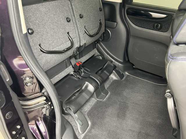 ホンダ Ｎ ＢＯＸ カスタム ターボ SSブラックSパッケージ 兵庫県 2017(平29)年 5万km パープル ・純正ナビ（フルセグ・BT・DVD）/・バックカメラ/・両側パワースライドドア/・シティブレーキアクティブシステム/・ビルトインETC/・パドルシフト/・ドライブレコーダ―/・ステアリングスイッチ/・クルーズコントロール/・スマートキー/・スペアキー/・プッシュスタート/・HIDヘッドライト/・フォグランプ/・オートライト/・ハーフレザー/・シートヒーター/・純正15インチアルミホイール/・純正フロアマット/・保証書/・取扱説明書