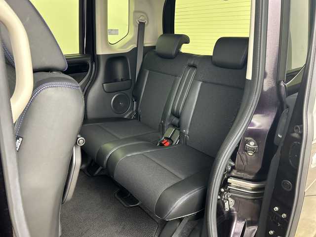 ホンダ Ｎ ＢＯＸ カスタム ターボ SSブラックSパッケージ 兵庫県 2017(平29)年 5万km パープル ・純正ナビ（フルセグ・BT・DVD）/・バックカメラ/・両側パワースライドドア/・シティブレーキアクティブシステム/・ビルトインETC/・パドルシフト/・ドライブレコーダ―/・ステアリングスイッチ/・クルーズコントロール/・スマートキー/・スペアキー/・プッシュスタート/・HIDヘッドライト/・フォグランプ/・オートライト/・ハーフレザー/・シートヒーター/・純正15インチアルミホイール/・純正フロアマット/・保証書/・取扱説明書