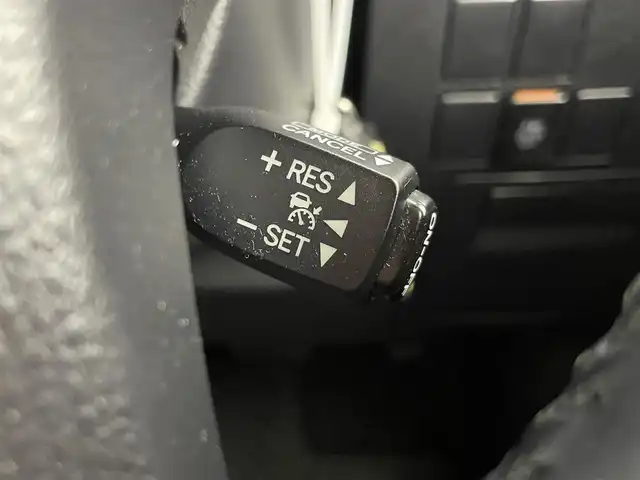 トヨタ アルファード S 千葉県 2015(平27)年 3.7万km ホワイトパールクリスタルシャイン 禁煙車/クリアランスソナー/クルーズコントロール/片側パワースライドドア/アルパイン１２.８型フリップダウンモニター/純正９型メモリナビ/・型番：NSZT-Y64T/・CD/DVD/Bluetooth/フルセグTV/・バックカメラ/・ビルトインETC/革巻きステアリング/・ステアリングスイッチ/MT付きAT/レザー風シートカバー/電子パーキング/・ブレーキホールド/社外フロアマット/純正１８インチAW/オートライト/・LEDヘッドライト/・フォグランプ