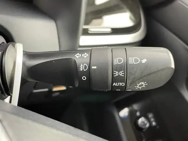 トヨタ アルファード S 千葉県 2015(平27)年 3.7万km ホワイトパールクリスタルシャイン 禁煙車/クリアランスソナー/クルーズコントロール/片側パワースライドドア/アルパイン１２.８型フリップダウンモニター/純正９型メモリナビ/・型番：NSZT-Y64T/・CD/DVD/Bluetooth/フルセグTV/・バックカメラ/・ビルトインETC/革巻きステアリング/・ステアリングスイッチ/MT付きAT/レザー風シートカバー/電子パーキング/・ブレーキホールド/社外フロアマット/純正１８インチAW/オートライト/・LEDヘッドライト/・フォグランプ