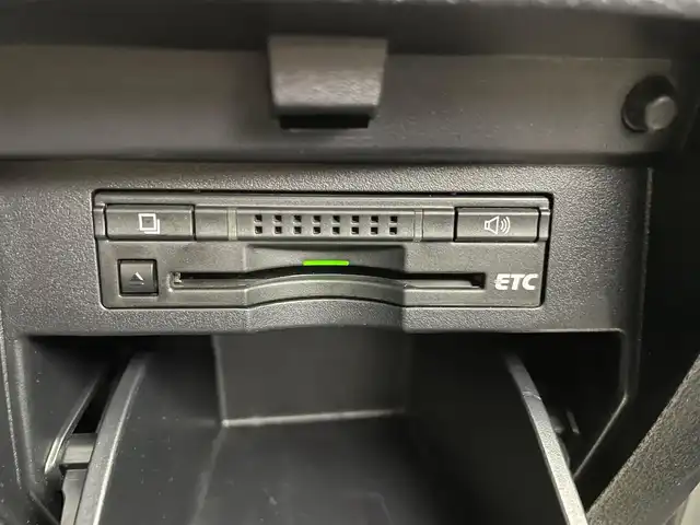 トヨタ アルファード S 千葉県 2015(平27)年 3.7万km ホワイトパールクリスタルシャイン 禁煙車/クリアランスソナー/クルーズコントロール/片側パワースライドドア/アルパイン１２.８型フリップダウンモニター/純正９型メモリナビ/・型番：NSZT-Y64T/・CD/DVD/Bluetooth/フルセグTV/・バックカメラ/・ビルトインETC/革巻きステアリング/・ステアリングスイッチ/MT付きAT/レザー風シートカバー/電子パーキング/・ブレーキホールド/社外フロアマット/純正１８インチAW/オートライト/・LEDヘッドライト/・フォグランプ