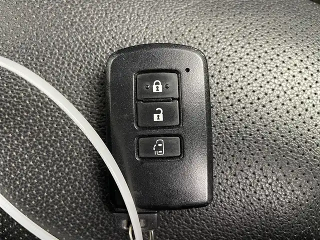 トヨタ アルファード S 千葉県 2015(平27)年 3.7万km ホワイトパールクリスタルシャイン 禁煙車/クリアランスソナー/クルーズコントロール/片側パワースライドドア/アルパイン１２.８型フリップダウンモニター/純正９型メモリナビ/・型番：NSZT-Y64T/・CD/DVD/Bluetooth/フルセグTV/・バックカメラ/・ビルトインETC/革巻きステアリング/・ステアリングスイッチ/MT付きAT/レザー風シートカバー/電子パーキング/・ブレーキホールド/社外フロアマット/純正１８インチAW/オートライト/・LEDヘッドライト/・フォグランプ