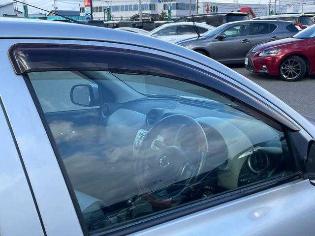 日産 マーチ 12G 山形県 2011(平23)年 9.6万km ブリリアントシルバー 純正オーディオ/　　【CD/AUX】/オートライト/14インチアルミホイール/電動格納ミラー/純正フロアマット/パワーステアリング/パワーウィンドウ/エンジンスタートボタン/スマートキー/ETC