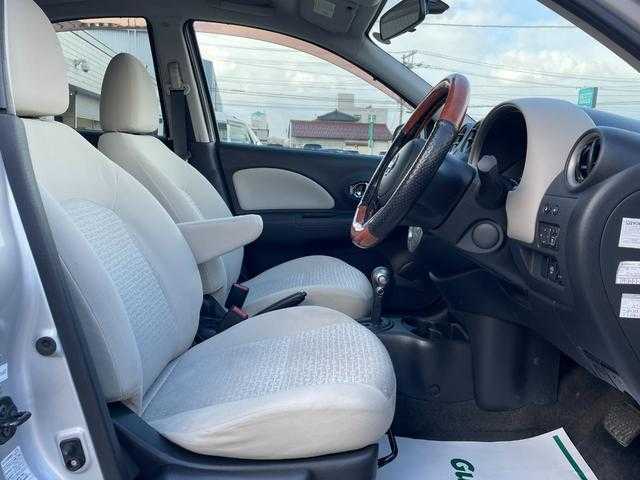 日産 マーチ 12G 山形県 2011(平23)年 9.6万km ブリリアントシルバー 純正オーディオ/　　【CD/AUX】/オートライト/14インチアルミホイール/電動格納ミラー/純正フロアマット/パワーステアリング/パワーウィンドウ/エンジンスタートボタン/スマートキー/ETC