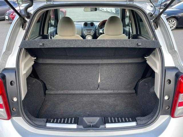 日産 マーチ 12G 山形県 2011(平23)年 9.6万km ブリリアントシルバー 純正オーディオ/　　【CD/AUX】/オートライト/14インチアルミホイール/電動格納ミラー/純正フロアマット/パワーステアリング/パワーウィンドウ/エンジンスタートボタン/スマートキー/ETC