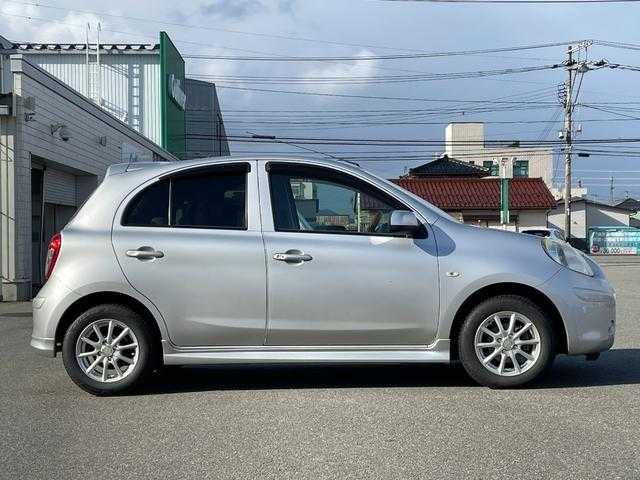日産 マーチ 12G 山形県 2011(平23)年 9.6万km ブリリアントシルバー 純正オーディオ/　　【CD/AUX】/オートライト/14インチアルミホイール/電動格納ミラー/純正フロアマット/パワーステアリング/パワーウィンドウ/エンジンスタートボタン/スマートキー/ETC