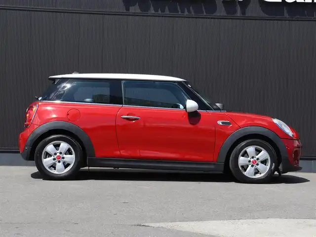 ＭＩＮＩ ミニ クーパー 長野県 2015(平27)年 3.9万km 赤 ・ペッパーＰＫＧ　/・純正ナビ　/・バックカメラ　/・純正１５ＡＷ　/・横滑り防止　/・ライト／ＭＩＮＩエキサイトメントＰＫＧ　/・ＭＩＮＩドライビングモード/・アイドリングストップ