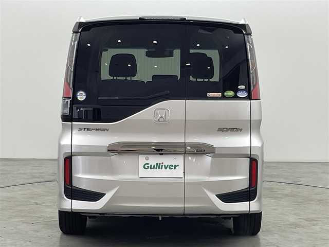 ホンダ ステップワゴン スパーダ クルスピセンシング 福岡県 2019(令1)年 4万km スーパープラチナメタリック 純正９型ナビ（フルセグＴＶ）　/全方位カメラ　/ビルトインＥＴＣ　/ドラレコ　/ＡＣＣ　/わくわくゲート　/衝突軽減ブレーキ　/レーンキープ　/パーキングアシスト　/両側電動スライドドア　/ハーフレザー　/シートヒーター