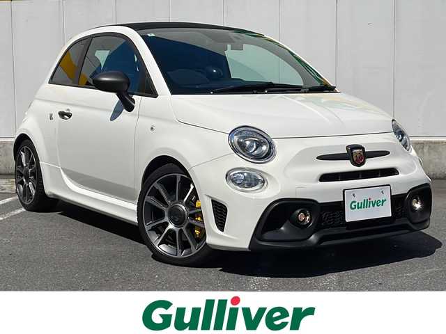 アバルト アバルト６９５Ｃ ツーリズモ 東京都 2024(令6)年 0.3万km 白 ワンオーナー/ターボ/コンバーチブル/レザーシート/純正ディスプレイオーディオ/・USB/Bluetooth/・Applecarplay/・AndroidAuto/Beats製プレミアムサウンドシステム/純正17インチAW/Bremboブレーキキャリパー/RecordMonzaマフラー/BMC製ハイパフォーマンスエアクリーナー/純正ドライブレコーダー/Sportモード/パドルシフト付き革巻きステアリング/オプションHIDヘッドライト/ETC2.0/キーレスエントリーキー×１/板キー×1/純正フロアマット/取扱説明書/オーディオ取扱説明書/新車時保証書