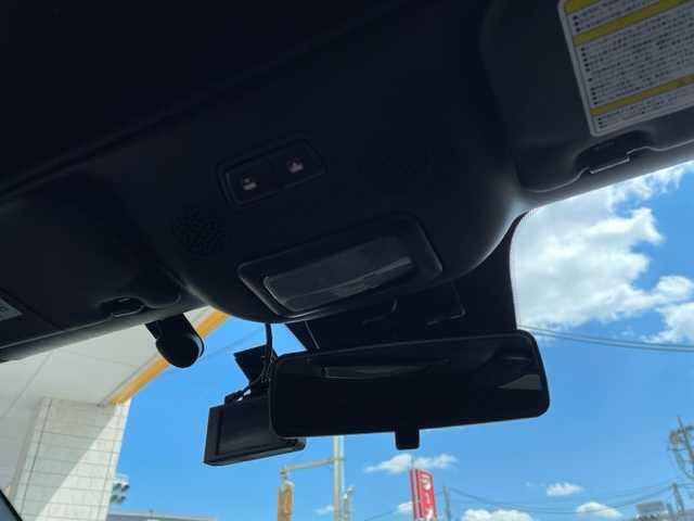 アバルト アバルト６９５Ｃ ツーリズモ 東京都 2024(令6)年 0.3万km 白 ワンオーナー/ターボ/コンバーチブル/レザーシート/純正ディスプレイオーディオ/・USB/Bluetooth/・Applecarplay/・AndroidAuto/Beats製プレミアムサウンドシステム/純正17インチAW/Bremboブレーキキャリパー/RecordMonzaマフラー/BMC製ハイパフォーマンスエアクリーナー/純正ドライブレコーダー/Sportモード/パドルシフト付き革巻きステアリング/オプションHIDヘッドライト/ETC2.0/キーレスエントリーキー×１/板キー×1/純正フロアマット/取扱説明書/オーディオ取扱説明書/新車時保証書