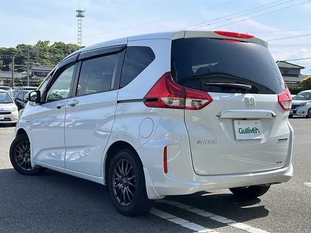 ホンダ フリード ハイブリット G ホンダセンシング 宮崎県 2019(令1)年 5.1万km プラチナホワイトパール ワンオーナー/純正Gathersナビ【VXM-207VFNi】（Bluetooth/CD/DVD/TV）/フルセグTV/バックカメラ/ドライブレコーダー（SDカード無し）/ビルトインETC/レーダークルーズコントロール/両側パワースライドドア/LEDヘッドライト/スマートキー/スペアキー有/前席シートヒーター/衝突被害軽減ブレーキ/レーンキープアシスト/純正フロアマット/ステアリングカバー