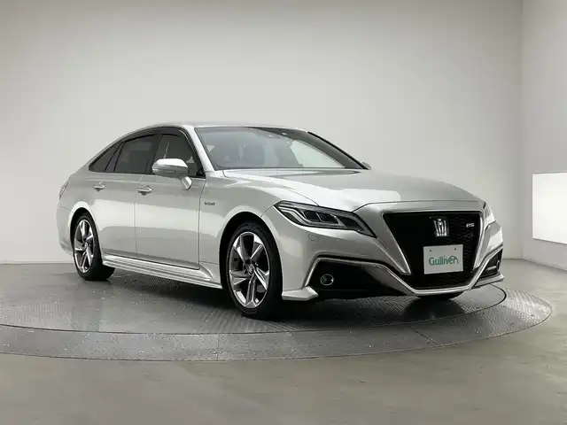 トヨタ クラウン ハイブリッド RS アドバンス 兵庫県 2020(令2)年 4.1万km プレシャスシルバー 純正コネクトナビ/（CD/DVD/AUX/USB/Bluetooth/フルセグTV）/バックカメラ/レーダークルーズコントロール/LKA/プリクラッシュセーフティー/ブラインドスポットモニター/RCTA/PKSB/RSA/ヘッドアップディスプレイ/クリアランスソナー/電子パーキング/AUTO HOLD/横滑り防止装置/カーテンエアバッグ/コーナーセンサー（前後）/MTモード付AT/レザーシート/シートヒーター（D/N席）/ベンチレーション（D/N席）/パワーシート（D/N席）/ステアリングヒーター/LEDヘッドライト/LEDフォグランプ/オートライト/オートマチックハイビーム/ビルトインETC2.0/純正18インチアルミホイール/純正フロアマット/ドアバイザー/スマートキー/カードキー1枚