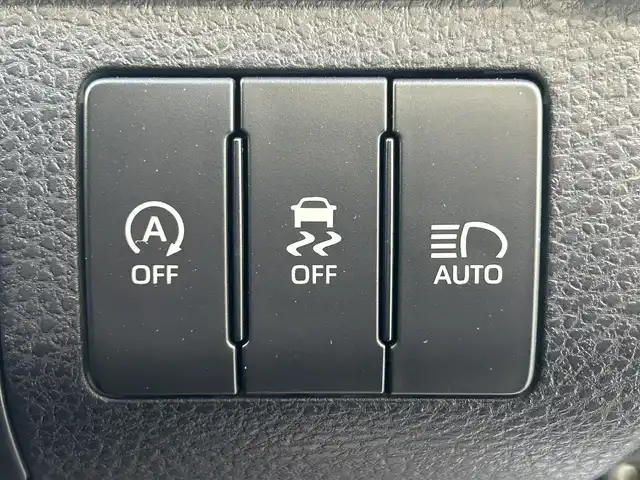 トヨタ ハリアー プレミアム 大阪府 2019(令1)年 5.9万km ブラック トヨタセーフティセンス/　・プリクラッシュセーフティ　PCS/　・レーントレーシングアシスト　LTA/　・レーンディパーチャーアラート　LDA/　・レーダークルーズコントロール　ACC/　・ロードサインアシスト　RSA/　・フロントクロストラフィックアラート　FCTA/　・リアクロストラフィックアラート　RCTA/　・プロアクティブドライビングアシスト　PDA/　・発信遅れ告知機能　TMN/純正９インチナビ/　Bluetooth/フルセグ/USB/HDMI/フルモデリスタエアロ/バックカメラ/電動リアゲート/LEDオートライト/フォグランプ/オートマチックハイビーム/ハーフレザーシート/D席パワーシート/ビルトインETC/前後コーナーセンサー/電動パーキングブレーキ/ブレーキホールド/自動防眩ミラー/スマートキー/禁煙車