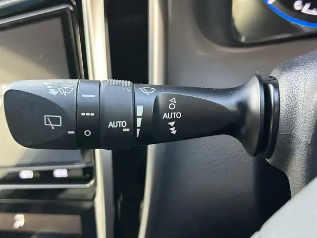 トヨタ ハリアー プレミアム 大阪府 2019(令1)年 5.9万km ブラック トヨタセーフティセンス/　・プリクラッシュセーフティ　PCS/　・レーントレーシングアシスト　LTA/　・レーンディパーチャーアラート　LDA/　・レーダークルーズコントロール　ACC/　・ロードサインアシスト　RSA/　・フロントクロストラフィックアラート　FCTA/　・リアクロストラフィックアラート　RCTA/　・プロアクティブドライビングアシスト　PDA/　・発信遅れ告知機能　TMN/純正９インチナビ/　Bluetooth/フルセグ/USB/HDMI/フルモデリスタエアロ/バックカメラ/電動リアゲート/LEDオートライト/フォグランプ/オートマチックハイビーム/ハーフレザーシート/D席パワーシート/ビルトインETC/前後コーナーセンサー/電動パーキングブレーキ/ブレーキホールド/自動防眩ミラー/スマートキー/禁煙車