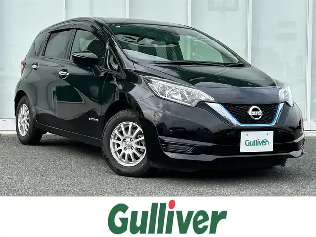 日産 ノート e－パワー X 福岡県 2017(平29)年 1.9万km スーパーブラック ・純正ナビ/（アラウンドビューモニター/フルセグ/DVD再生/・ETC/・スマートミラー/・エマージェンシーブレーキ/・レーンキープアシスト/・純正フロアマット/・純正アルミホイール/・衝突軽減システム/・ISOFIX/・取扱説明書/・コーナーセンサー