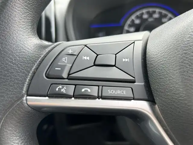 日産 ノート e－パワー X 福岡県 2017(平29)年 1.9万km スーパーブラック ・純正ナビ/（アラウンドビューモニター/フルセグ/DVD再生/・ETC/・スマートミラー/・エマージェンシーブレーキ/・レーンキープアシスト/・純正フロアマット/・純正アルミホイール/・衝突軽減システム/・ISOFIX/・取扱説明書/・コーナーセンサー