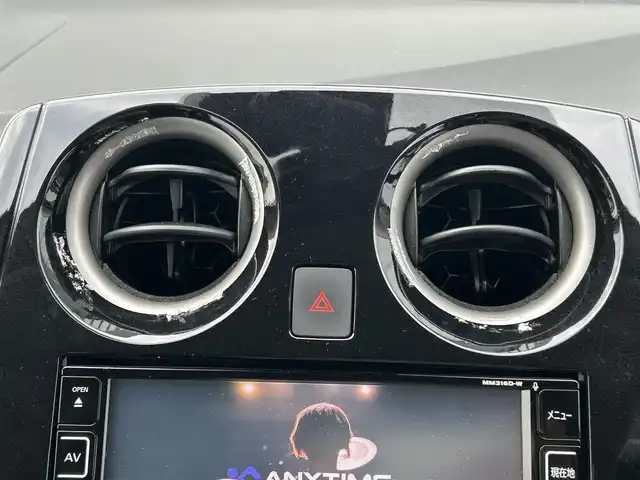 日産 ノート e－パワー X 福岡県 2017(平29)年 1.9万km スーパーブラック ・純正ナビ/（アラウンドビューモニター/フルセグ/DVD再生/・ETC/・スマートミラー/・エマージェンシーブレーキ/・レーンキープアシスト/・純正フロアマット/・純正アルミホイール/・衝突軽減システム/・ISOFIX/・取扱説明書/・コーナーセンサー