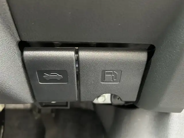 日産 ノート e－パワー X 福岡県 2017(平29)年 1.9万km スーパーブラック ・純正ナビ/（アラウンドビューモニター/フルセグ/DVD再生/・ETC/・スマートミラー/・エマージェンシーブレーキ/・レーンキープアシスト/・純正フロアマット/・純正アルミホイール/・衝突軽減システム/・ISOFIX/・取扱説明書/・コーナーセンサー